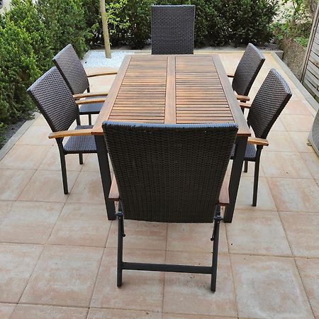 Eleonoras Ferienwohnung In Wuerzburg Stadt Mit Terrasse Im Erdgeschoss Inklusive Eigenen Parkplaetzen Vor Der Tuer Экстерьер фото